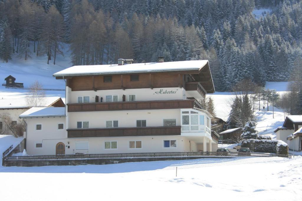Haus Hubertus Hotel Mieders Exterior photo
